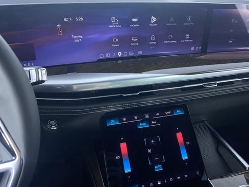 New 2026 Cadillac Escalade Platinum Sport w/ LPO, ONYX Package AWD/4WD image 4