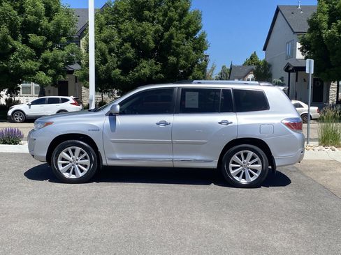 Used 2013 Toyota Highlander Limited AWD/4WD image 3