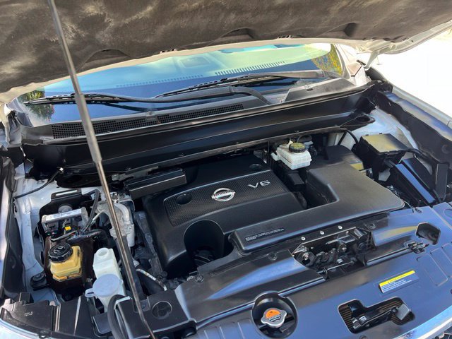 Used 2015 Nissan Pathfinder Platinum w/ Family Entertainment Package FWD image 45