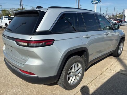 Used 2024 Jeep Grand Cherokee Laredo image 5