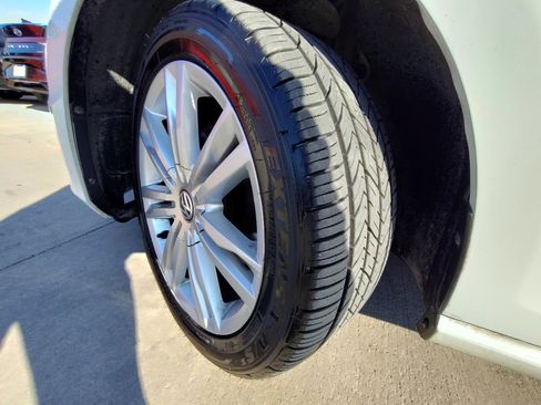 Used 2016 Volkswagen Golf SE image 52