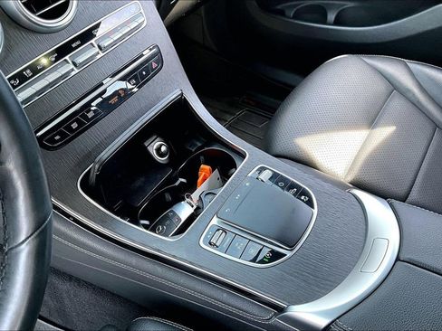 Used 2021 Mercedes-Benz GLC 300 4MATIC image 15