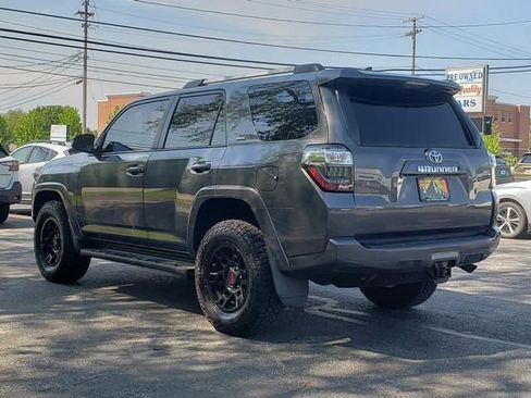 Used 2020 Toyota 4Runner SR5 AWD/4WD image 6