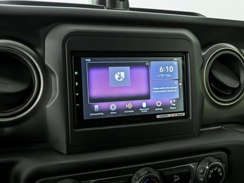 Used 2018 Jeep Wrangler Unlimited Sport AWD/4WD image 23