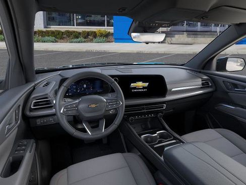 Used 2026 Chevrolet Traverse LT w/ Driver Confidence Package FWD image 57