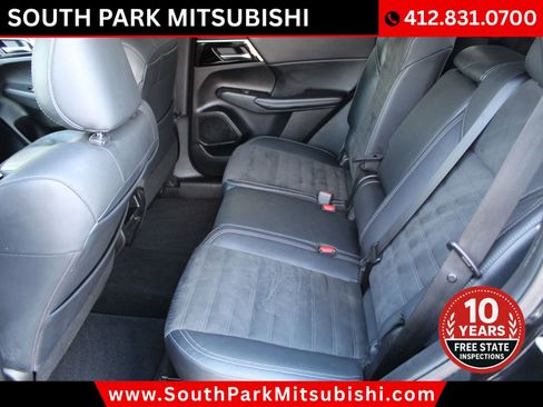 Used 2022 Mitsubishi Outlander SE image 15