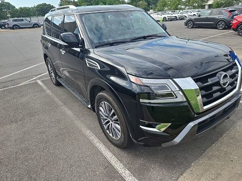 Used 2024 Nissan Armada SL w/ Captain's Chairs Package RWD image 4
