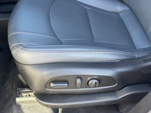 Used 2023 Buick Enclave Essence image 20