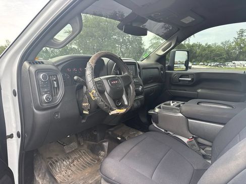 Used 2024 GMC Sierra 3500 Pro AWD/4WD image 9
