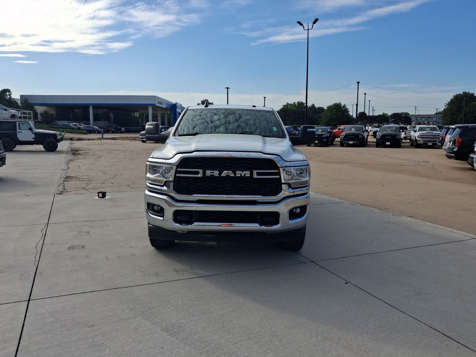 Used 2024 RAM 2500 Tradesman w/ Chrome Appearance Group AWD/4WD image 8
