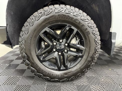 Used 2023 Chevrolet Silverado 1500 LT Trail Boss w/ Convenience Package II image 13