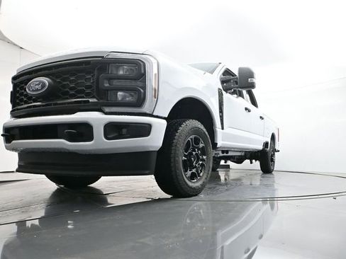 New 2026 Ford F250 4x4 Crew Cab Super Duty image 28