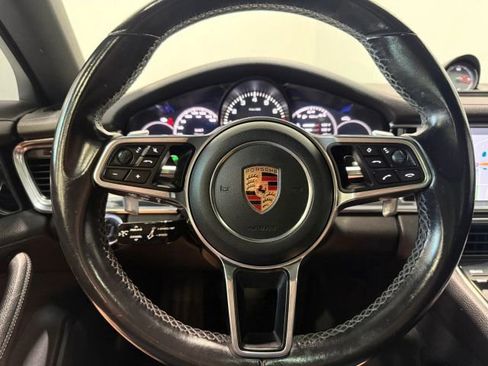 Used 2017 Porsche Panamera 4 image 15