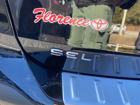 Used 2024 Volkswagen Taos SEL image 10