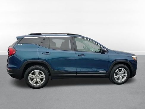 Used 2021 GMC Terrain SLE w/ Driver Convenience Package image 4