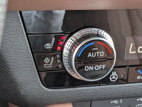 Used 2026 Mitsubishi Outlander SEL FWD image 24