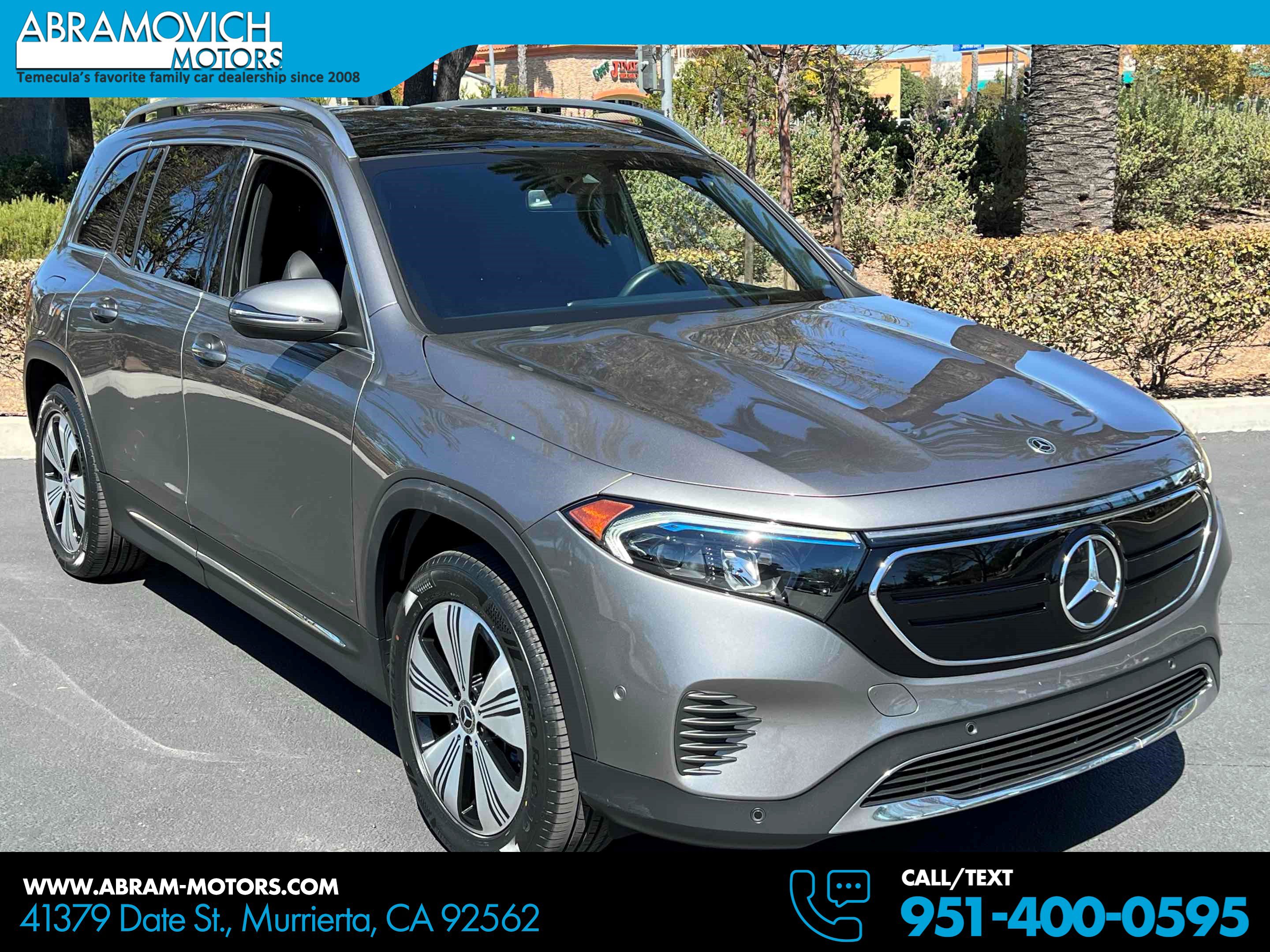 Used 2023 Mercedes-Benz EQB 300 4MATIC image 1