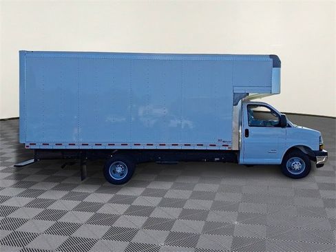 New 2024 Chevrolet Express 4500 Extended w/ Power Convenience Package image 5