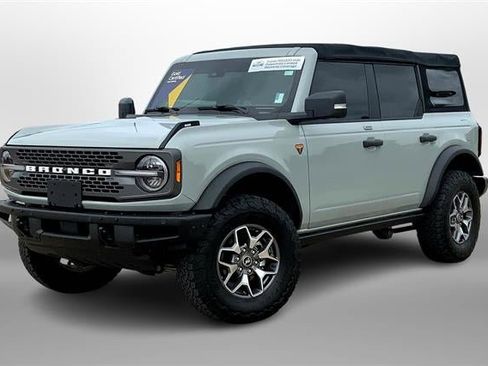 Used 2022 Ford Bronco Badlands image 45
