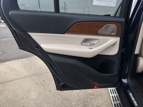 Used 2022 Mercedes-Benz GLE 350 4MATIC w/ Premium Package image 24