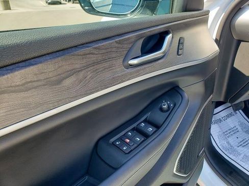 Used 2024 Jeep Grand Cherokee Limited w/ Luxury Tech Group II image 10