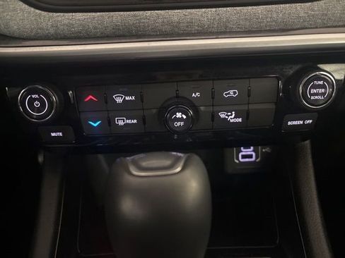 Used 2022 Jeep Compass Latitude AWD/4WD image 43