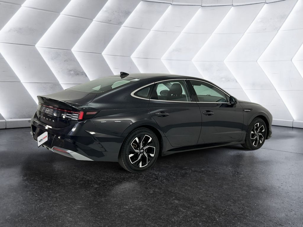 Used 2024 Hyundai Sonata SEL FWD image 4
