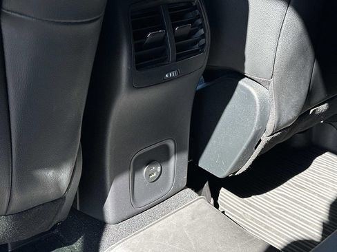 Used 2020 Ford Escape Titanium image 29