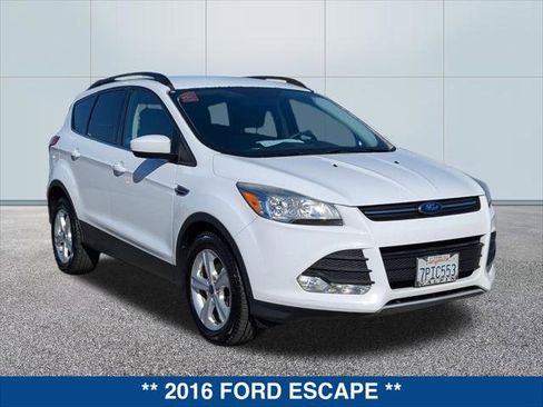 Used 2016 Ford Escape SE w/ Equipment Group 201A FWD image 7