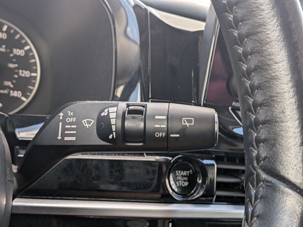 Used 2025 Nissan Pathfinder SV AWD/4WD image 26
