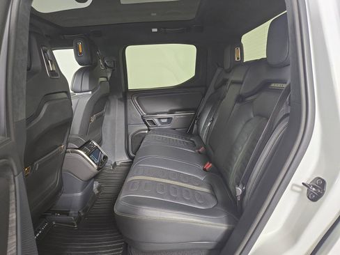 Used 2023 Rivian R1T Launch Edition image 21