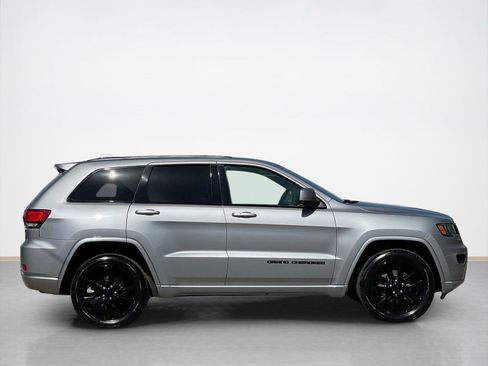 Used 2020 Jeep Grand Cherokee Altitude image 9