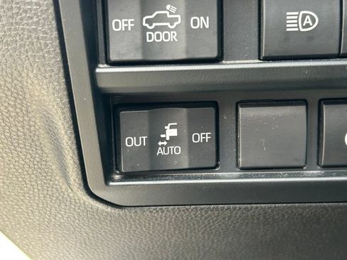 Used 2023 Toyota Tundra Capstone AWD/4WD image 30