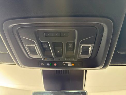Used 2023 GMC Sierra 1500 Denali Ultimate AWD/4WD image 29