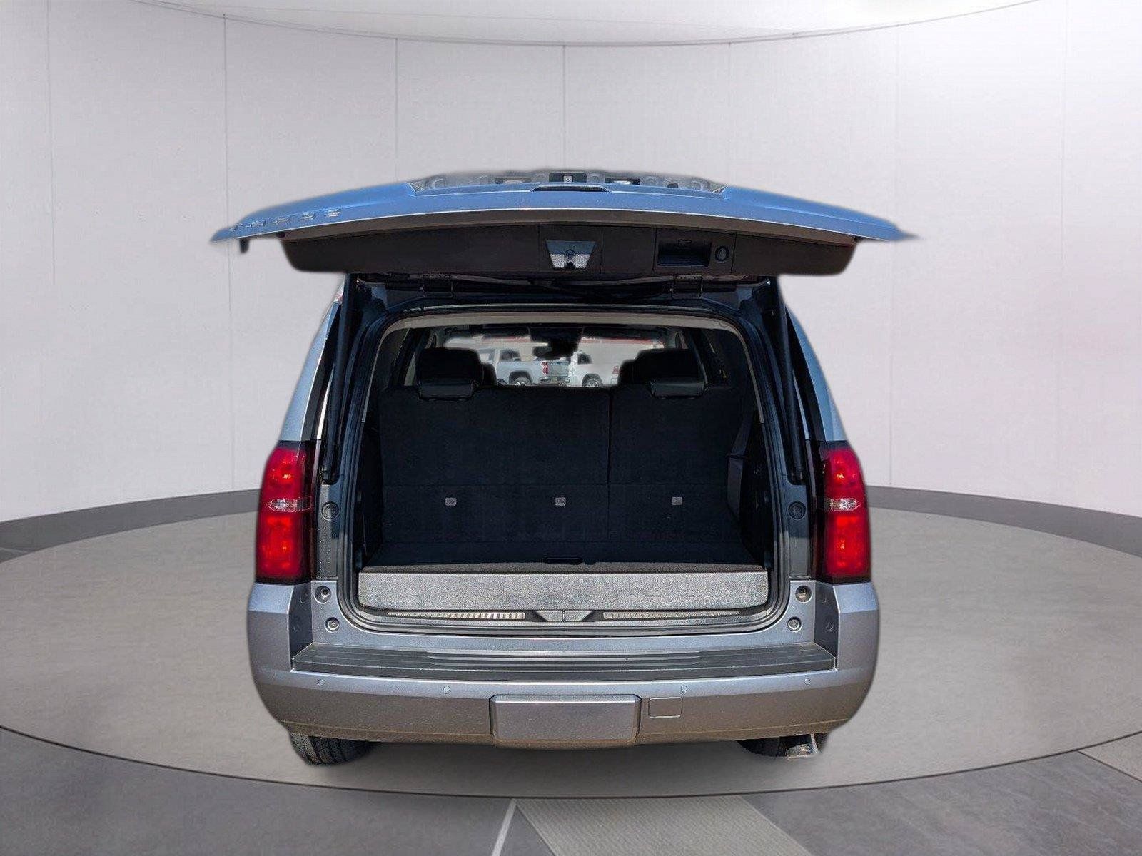 Used 2019 Chevrolet Tahoe LT w/ LT Signature Package RWD image 5