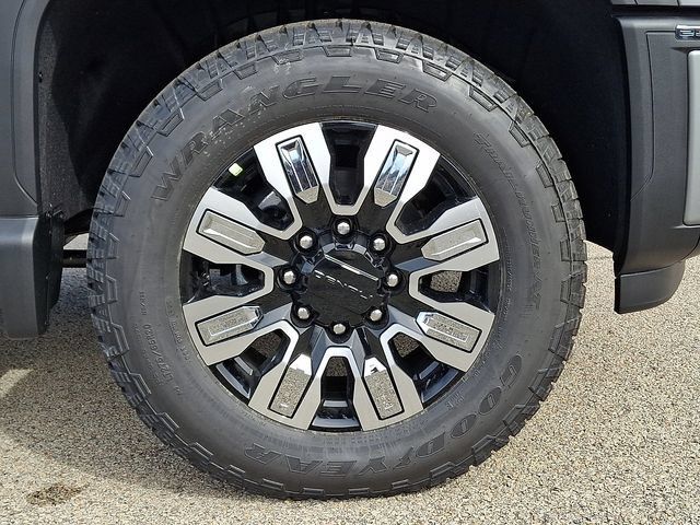 New 2026 GMC Sierra 2500 Denali w/ Denali Reserve Package AWD/4WD image 9