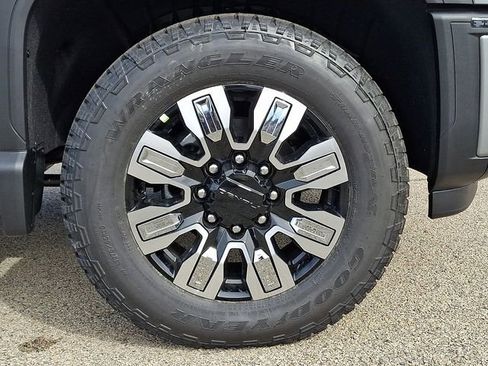 New 2026 GMC Sierra 2500 Denali w/ Denali Reserve Package image 9