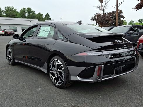 Used 2024 Hyundai Ioniq 6 SEL AWD/4WD image 4