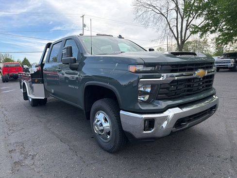 New 2026 Chevrolet Silverado 3500 LT w/ Convenience Package AWD/4WD image 2
