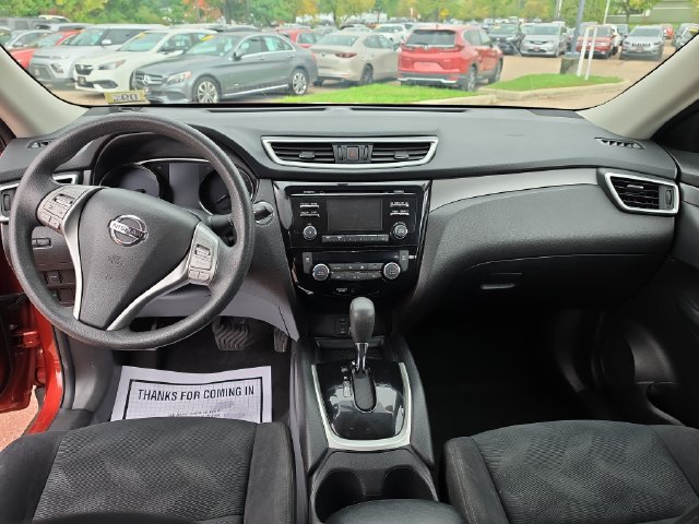 Used 2016 Nissan Rogue SV AWD/4WD image 12