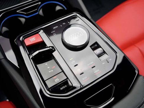 Used 2025 BMW M5 w/ Carbon Package image 17