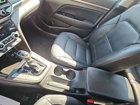 Used 2020 Hyundai Elantra Limited w/ Cargo Package (C1) image 17