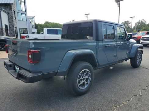 New 2025 Jeep Gladiator Sport image 6