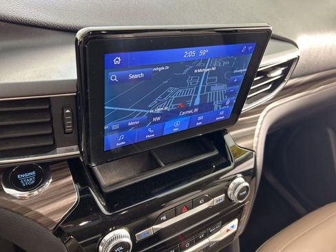 Used 2023 Ford Explorer Limited image 17