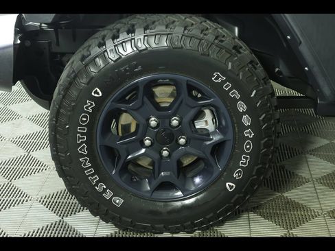 Used 2023 Jeep Wrangler Unlimited w/ Convenience Group AWD/4WD image 8