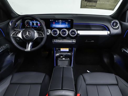 New 2026 Mercedes-Benz GLB 250 4MATIC image 7