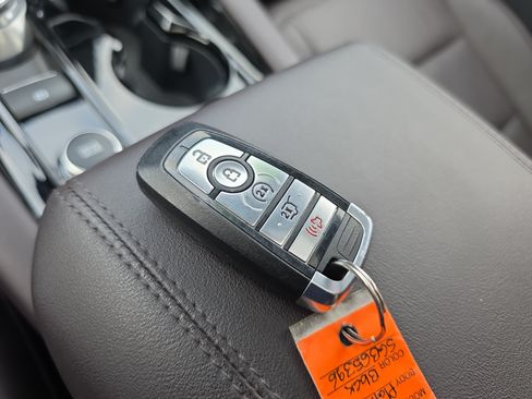 Used 2025 Ford Explorer Platinum w/ LUX Leather Package AWD/4WD image 38