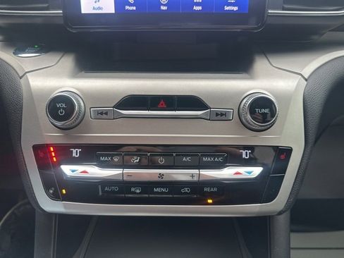 Used 2021 Ford Explorer XLT w/ Equipment Group 202A image 27