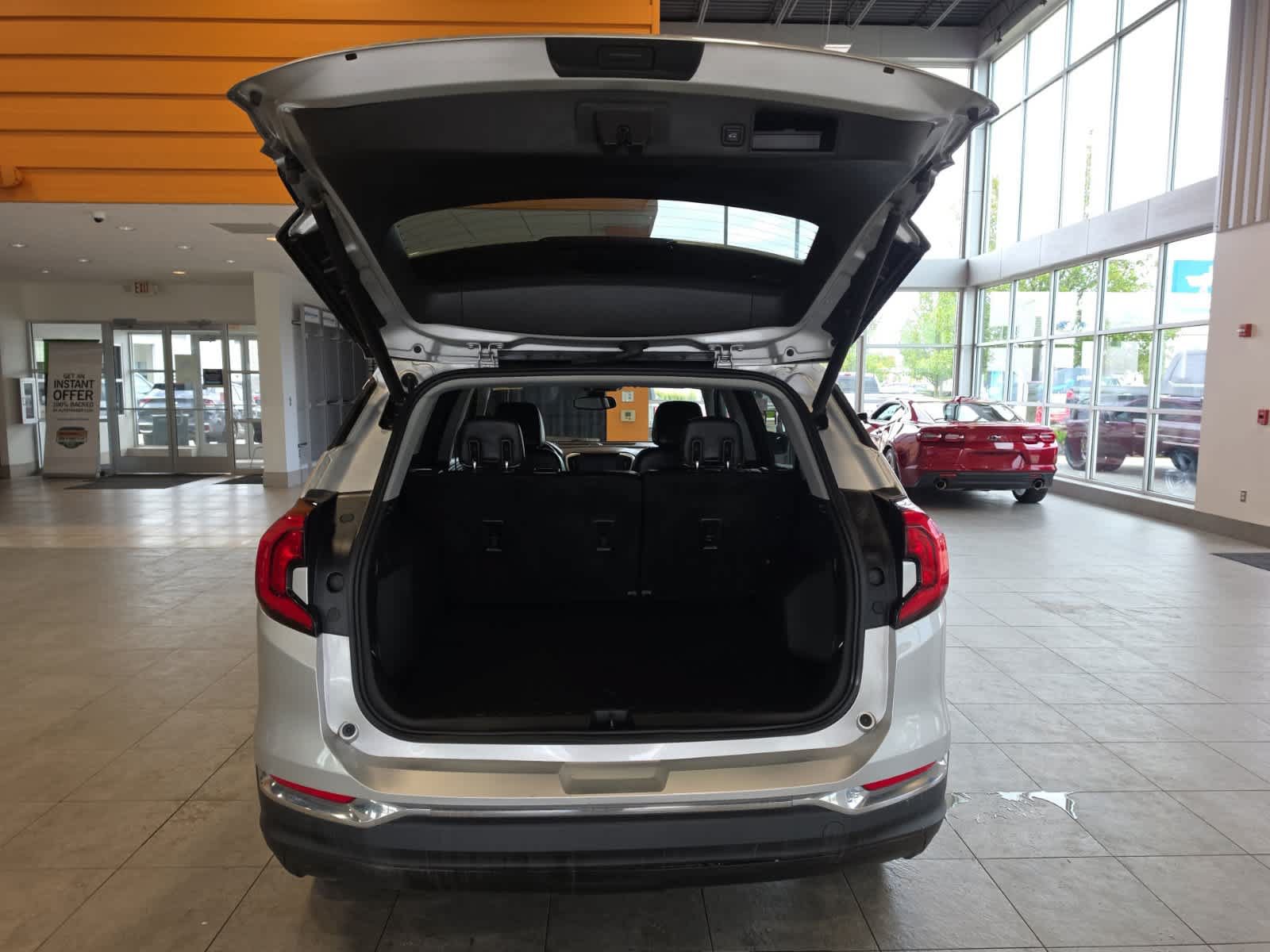 Used 2020 GMC Terrain SLT w/ Preferred Package AWD/4WD image 9
