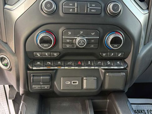 Used 2020 Chevrolet Silverado 1500 LTZ w/ LTZ Premium Package AWD/4WD image 21